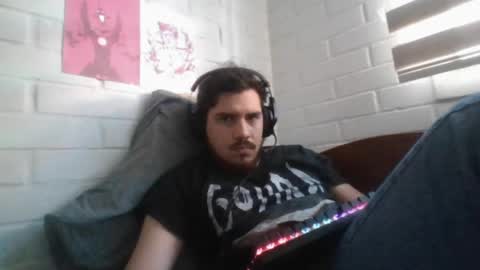 Snapshot of hungweeb chatting on 04/15/26, 04:36 Rod online show from 04/15/26, 04:36