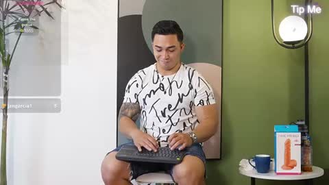 hunk_ryan online show from 02/13/25, 12:21