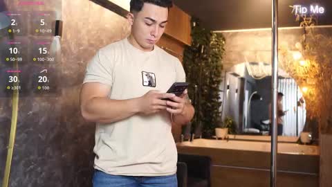 hunk_ryan online show from 12/05/25, 12:03