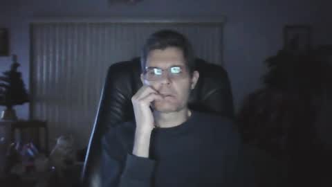 Snapshot of hunkmasclefad458 chatting on 12/16/24, 04:23 hunkmasclefad458 online show from 12/16/24, 04:23