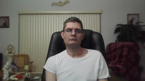 Snapshot of hunkmasclefad458 chatting on 01/13/25, 05:55 hunkmasclefad458 online show from 01/13/25, 05:55