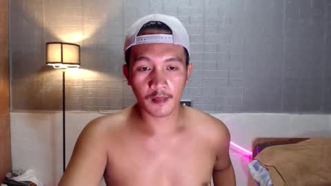 Snapshot of hunkylloyd chatting on 02/20/26, 03:03 hunkylloyd online show from 02/20/26, 03:03