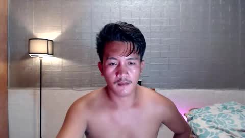 Snapshot of hunkylloyd chatting on 03/26/26, 12:44 hunkylloyd online show from 03/26/26, 12:44