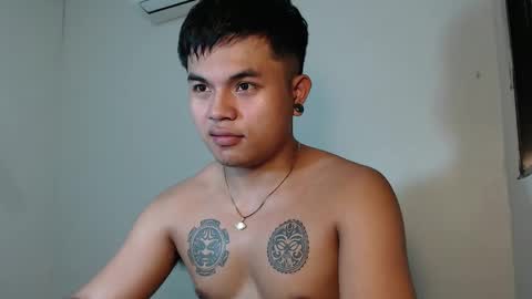 Snapshot of hunkyzeus chatting on 01/08/25, 10:04 hunkyzeus online show from 01/08/25, 10:04