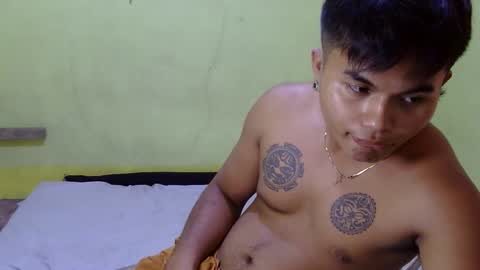 Snapshot of hunkyzeus chatting on 10/15/25, 11:43 hunkyzeus online show from 10/15/25, 11:43