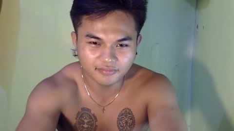 Snapshot of hunkyzeus chatting on 10/23/25, 04:28 hunkyzeus online show from 10/23/25, 04:28