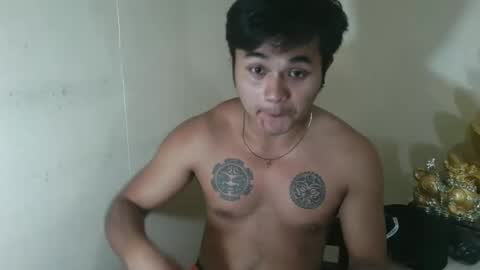 Snapshot of hunkyzeus chatting on 12/20/25, 05:20 hunkyzeus online show from 12/20/25, 05:20