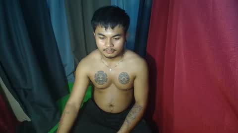 Snapshot of hunkyzeus chatting on 02/11/26, 03:28 hunkyzeus online show from 02/11/26, 03:28