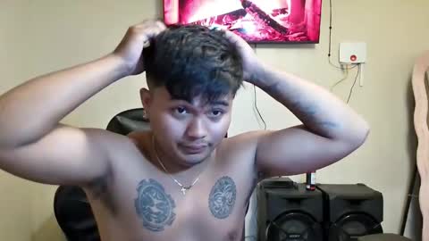 Snapshot of hunkyzeus chatting on 04/20/26, 07:00 hunkyzeus online show from 04/20/26, 07:00