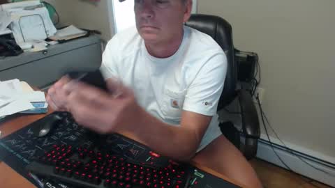Snapshot of hunneman1 chatting on 05/07/26, 06:35 Hunneman online show from 05/07/26, 06:35