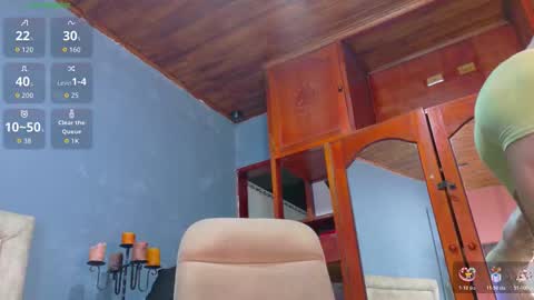 Snapshot of hunter_biggest chatting on 12/02/25, 07:42 Hunter online show from 12/02/25, 07:42