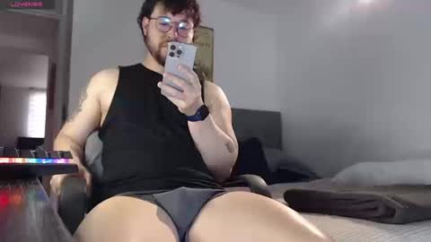 Snapshot of hunter_of_mn chatting on 09/25/25, 01:37 online show from 09/25/25, 01:37