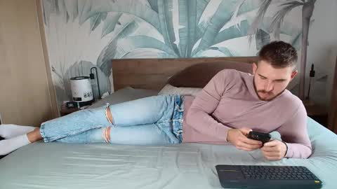 Hunter Bridges online show from 11/30/25, 08:51