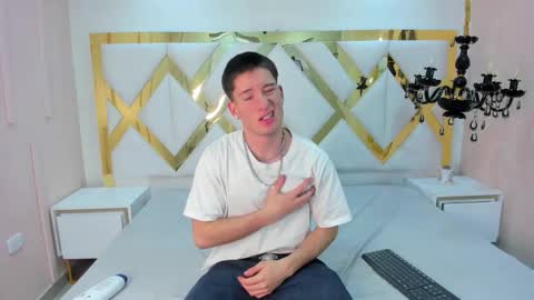 hunterheat_ online show from 09/12/25, 11:43