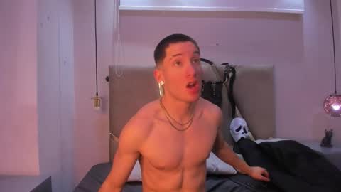 hunterheat_ online show from 10/29/25, 06:53