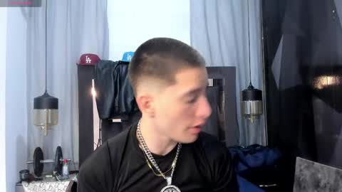 Snapshot of hunterheat_ chatting on 04/21/26, 01:39 hunterheat_ online show from 04/21/26, 01:39