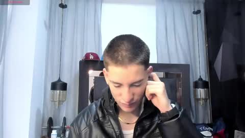 Snapshot of hunterheat_ chatting on 04/28/26, 11:59 hunterheat_ online show from 04/28/26, 11:59