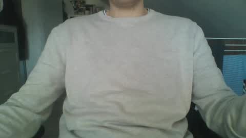 Snapshot of hunting_007 chatting on 04/08/26, 06:57 hunting_007 online show from 04/08/26, 06:57