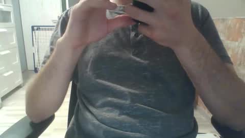 Snapshot of hunting_007 chatting on 04/16/26, 06:52 hunting_007 online show from 04/16/26, 06:52