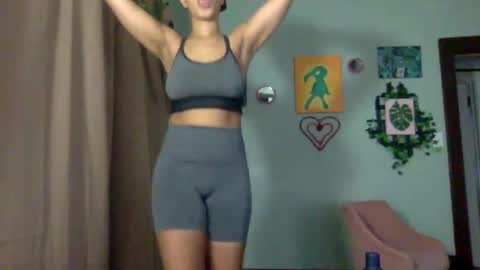 Snapshot of hunyybunz chatting on 01/07/25, 04:16 Goddess Hunyy online show from 01/07/25, 04:16