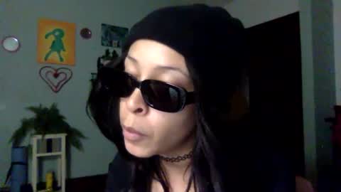 Snapshot of hunyybunz chatting on 01/31/25, 04:36 Goddess Hunyy online show from 01/31/25, 04:36