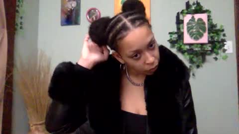 Snapshot of hunyybunz chatting on 02/20/25, 03:56 Goddess Hunyy online show from 02/20/25, 03:56