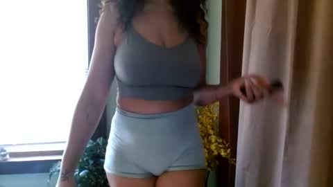 Snapshot of hunyybunz chatting on 11/15/25, 06:15 Goddess Hunyy online show from 11/15/25, 06:15