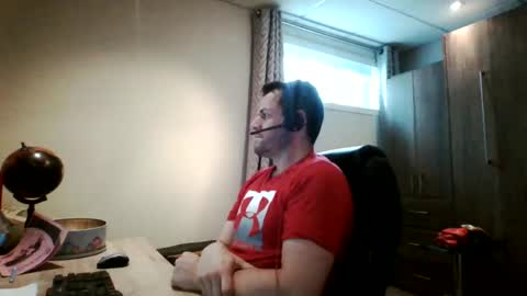 hurley7890 online show from 12/19/24, 04:57