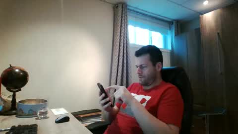 hurley7890 online show from 12/19/24, 08:02