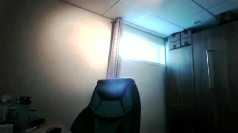 hurley7890 online show from 12/01/25, 05:07