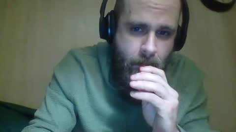 huskygengar22 online show from 09/29/25, 04:50