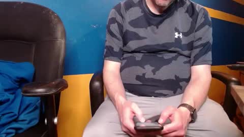 Huskyguy online show from 02/02/25, 04:05