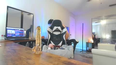 hustlebunni7 online show from 11/05/25, 02:28