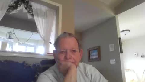 Snapshot of hvl13 chatting on 12/30/24, 11:38 hvl13 online show from 12/30/24, 11:38