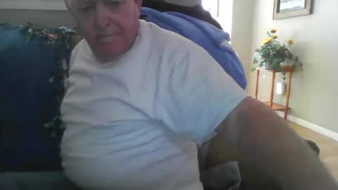 Snapshot of hvl13 chatting on 12/31/24, 05:07 hvl13 online show from 12/31/24, 05:07