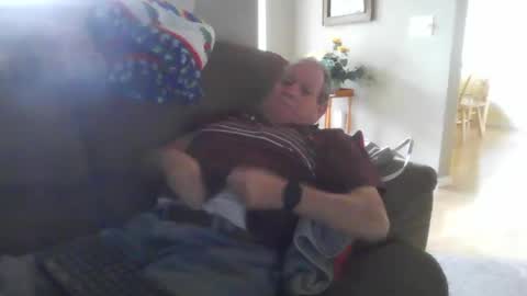 Snapshot of hvl13 chatting on 10/10/25, 09:14 hvl13 online show from 10/10/25, 09:14