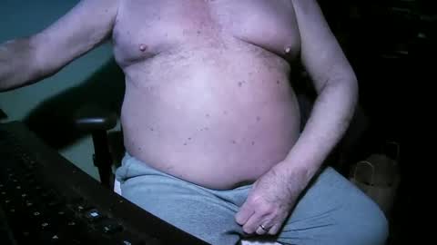 Snapshot of hwait121 chatting on 01/22/25, 05:59 hwait121 online show from 01/22/25, 05:59