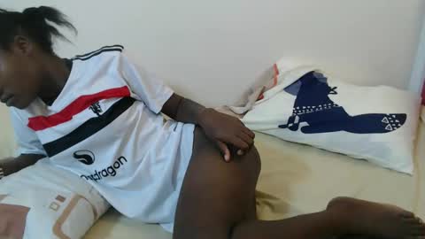 hyacinth_b online show from 04/29/26, 03:05