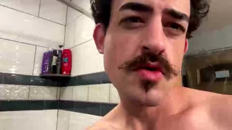 Snapshot of hydrakinglaser chatting on 11/02/25, 08:39 hydrakinglaser online show from 11/02/25, 08:39