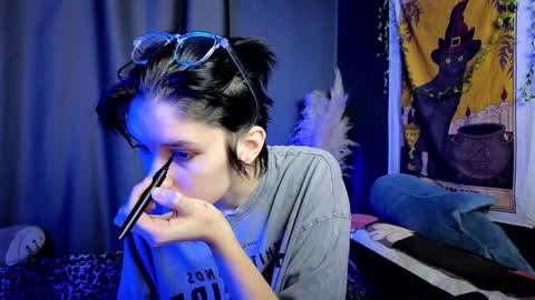 Snapshot of hyeon_jin chatting on 01/25/25, 08:53 Hyeon Jin online show from 01/25/25, 08:53