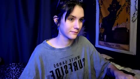 Snapshot of hyeon_jin chatting on 01/25/25, 11:54 Hyeon Jin online show from 01/25/25, 11:54