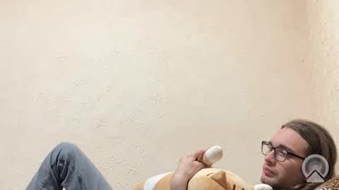 Snapshot of hyperfixation chatting on 11/07/25, 04:07 hyperfixation online show from 11/07/25, 04:07