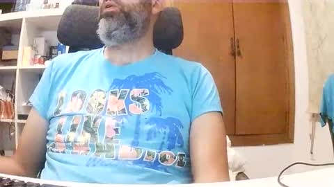 Snapshot of hyperpau chatting on 09/18/25, 02:57 Hyperpau online show from 09/18/25, 02:57