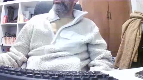 Snapshot of hyperpau chatting on 11/02/25, 06:16 Hyperpau online show from 11/02/25, 06:16