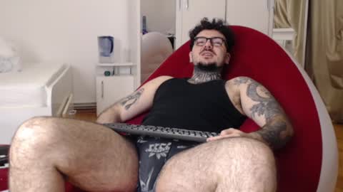 Snapshot of hypersyren chatting on 01/07/26, 10:23 hypersyren online show from 01/07/26, 10:23