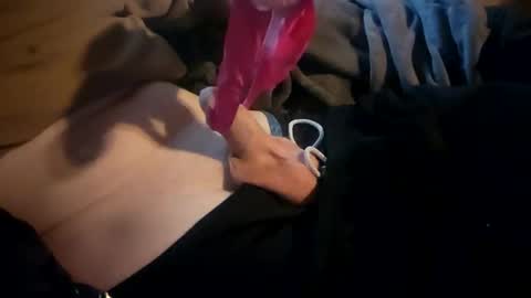 Snapshot of hypn0tiz3d chatting on 03/27/26, 02:17 TeamCheamCreems online show from 03/27/26, 02:17