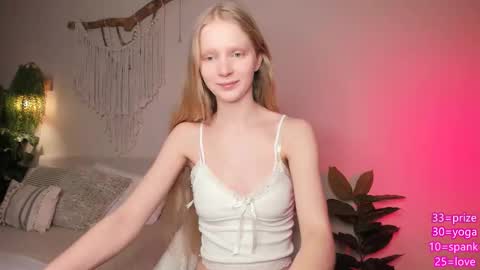 Snapshot of hypnoootic chatting on 03/16/26, 04:55 Jenny online show from 03/16/26, 04:55