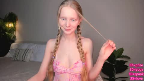 Snapshot of hypnoootic chatting on 04/28/26, 05:40 Jenny online show from 04/28/26, 05:40