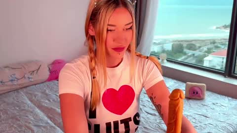 Your submissive lady 3 online show from 01/16/25, 08:54