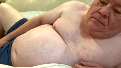 Snapshot of hypnotizing4u chatting on 02/05/26, 02:22 hypnotizing4u online show from 02/05/26, 02:22